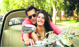 A still from the song Tu Hi Tu