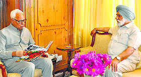 Governor NN Vohra with Jammu University Vice Chancellor MPS Ishar at Raj Bhawan in Srinagar on Tuesday.