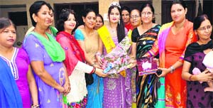 Heena Dua was adjudged Teej Queen at a function organised by the district BJP womens cell in Haridwar on Friday. Tribune photo: Rameshwar Gaur