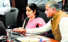 Union Minister Sushma Swaraj and Minister of State VK Singh inaugrate the online system in New Delhi