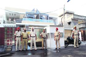 Policemen deployed at the residence of Arun Jaitley in the city