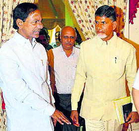 Telangana Chief Minister K Chandrasekhara Rao and Andhra Pradesh Chief Minister N Chandrababu Naidu before their joint meeting at Raj Bhavan in Hyderabad on Sunday.