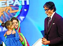 Amitabh Bachchan greets Khushboo Singh and her daughter