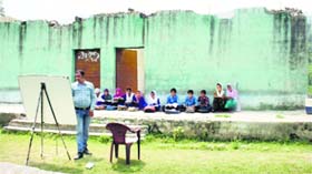 A class being conducted in the open at Chowki Sagra Mendhar in Mankote zone of Mendhar tehsil.