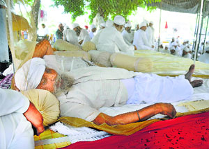 The protesters outside the Mini-Secretariat in Ludhiana.
