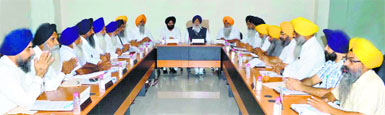SGPC chief Avtar Singh Makkar at a meeting in Fatehgarh Sahib on Saturday. Tribune photo