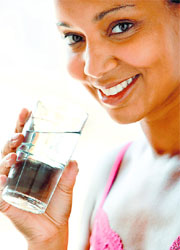 Drinking at least eight glasses of water is the safest way to prevent water retention