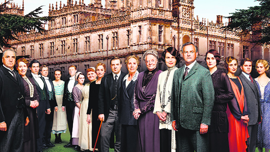 The poster of Downtown Abbey