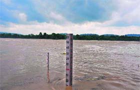 The water level in the Ganga crosses the danger mark (292 m) owing to heavy rainfall in the upper reaches of Garhwal