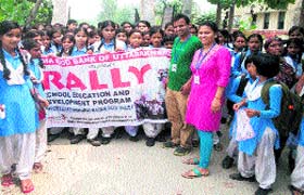 Volunteers of Blood Bank Society participate in a rally in Dehradun on Monday