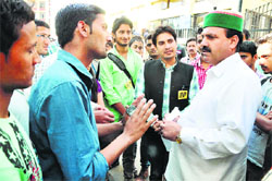 Students give a memorandum to Executive Council members during a meeting at Himachal Pradesh University in Shimla 