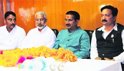 Uttarakhand Congress president Kishore Upadhyay addresses mediapersons in Almora on Wednesday. Photo: Naveen Bisht