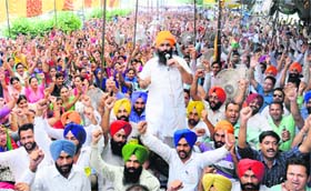 Up in arms: Members of the ETT Teachers Union hold a protest at Phase VIII, Mohali, on Thursday