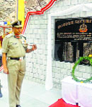 Vikash Chandra, DIG, Kashmir Frontier, BSF, pays tributes to slain BSF jawans at Leh. 