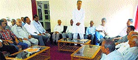 Hem Singh Thakur addresses sangh members in Sundernagar on Sunday.