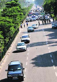 Security agencies conduct mock drill ahead of President Pranab Mukherjees visit to Jammu