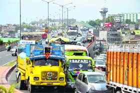 Traffic on a road in Jammu