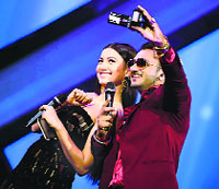 Honey Singh takes a selfie with Gauhar Khan