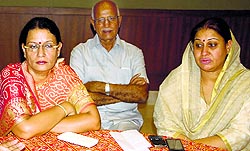 Shobha Doodi (L), Shabnam Godara and former Lokayukta PP Singh in Hanumangarh on Sunday