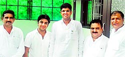 Former MLA Swatantar Bala Chaudharys brother-in-law Tarun Chaudhary (second from right) with MP Dushyant Chautala (centre) and INLD candidate Balwant Singh Daulatpuria (extreme left) in Fatehabad on Tuesday