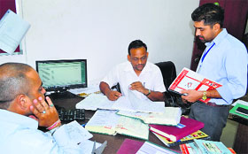 Ani Parkash Goyal, Assistant Commissioner, Punjab Governance Reforms Department, at the Suvidha Centre.