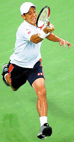 Kei Nishikori battles punishing weather along with Milos Raonic in New York. 