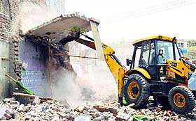 An encroachment being removed in Ghumar Mandi in Ludhiana