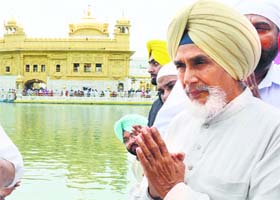 AAP convener Sucha Singh Chhotepur at the Golden Temple in Amritsar on Wednesday