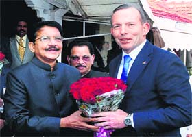 Governor of Maharashtra C Vidhyasagar Rao with Australian Prime Minister Tony Abbott in Mumbai on Thursday