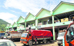 A view of the agricultural market yard at Rohru. 