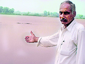 Flooded fields in Fazilkas Khui Khera village.