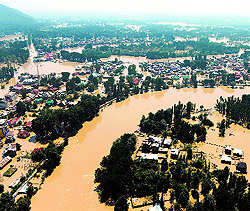 The Jhelum flows through Srinagar city
