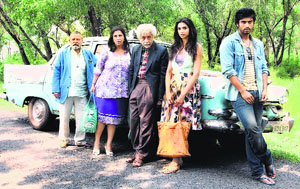 Pankaj Kapur, Dimple Kapadia, Naseeruddin Shah, Deepika Padukone and Arjun Kapoor