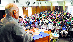An office-bearer of the Punjab Hindi Parishad addresses a gathering during the Hindi Diwas celebrations at SCD Government College in Ludhiana on Sunday.