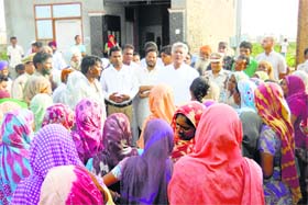 Unending woes: CLP Leader Sunil Jakhar listens to grievances of residents hit by waterlogging in Abohar on Sunday