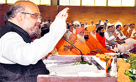  Amit Shah addresses saints. 