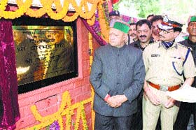 Chief Minister Virbhadra Singh lays the foundation stone for the police chowki at Taklech in Rampur on Monday