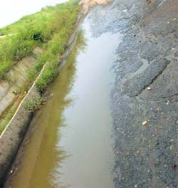 National Highway 1 in a shambles.