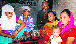 Family members of 38-year-old Sunita who died of dog bite in Jalandhar
