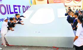 At a recent meeting of 25 Government of India ministries, public sector undertakings pledged Rs 400 crore for the Clean School Campaign.