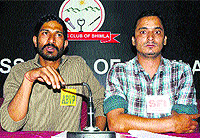 SFI and ABVP activists address mediapersons in Shimla on Sunday