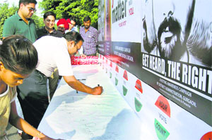 District administration spreads awareness among Gurgaon voters to exercise their franchise efficiently on the polling day in Rahgiri on Sunday. 