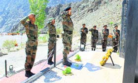 Lt Gen KJ SIngh pays tributes to martyrs during his visit to forward posts.