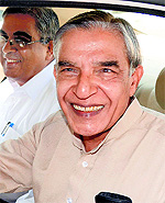 Former Railway Minister Pawan Kumar Bansal at a local court in New Delhi 
