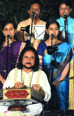 Santoor maestro Bhajan Sopori performs at Ehsaas-e-Kashmir concert, organized by the German ambassador at his residence in order to raise funds for the Kashmir flood victims, in New Delhi on Tuesday.
