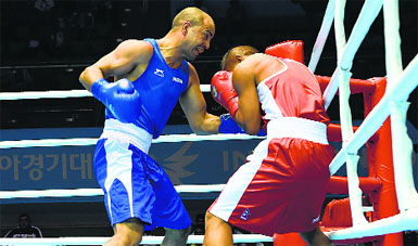 Akhil Kumar beat Nepals Puma Bahadur Lama in the 60kg preliminaries on Wednesday. Meanwhile, Indias bantamweight (56kg) hopeful, Shiva Thapa, got a bye in his round of 32 bout. 