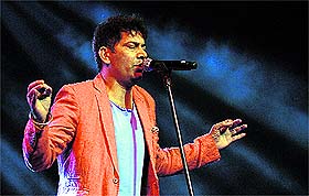 Punjabi pop singer Jasbir Jassi performs during the World Tourism Week celebrations, sponsored by the Chandigarh Tourism Department in association with The Tribune publications, at the Sector 42 Lake on Sunday