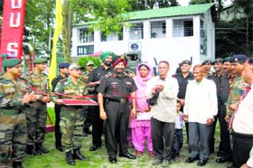 An Army veteran inaugurates a rally for ex-servicemen and Veer Naris in the presence of the Station Commander, Brig JS Bhardwaj, in Dalhousie Cantt on Saturday