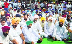 Manpreet Badal at the protest site in Amloh on Tuesday