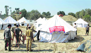 Tents set up by the police for families displaced by the floods in Srinagar.